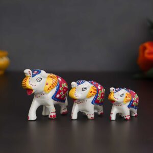 Vibrant Elephant Trio – Handcrafted Multicolor Animal Figurines for Stylish Home Decor