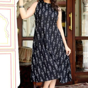 Graceful Sleeveless Printed Kurti for Women